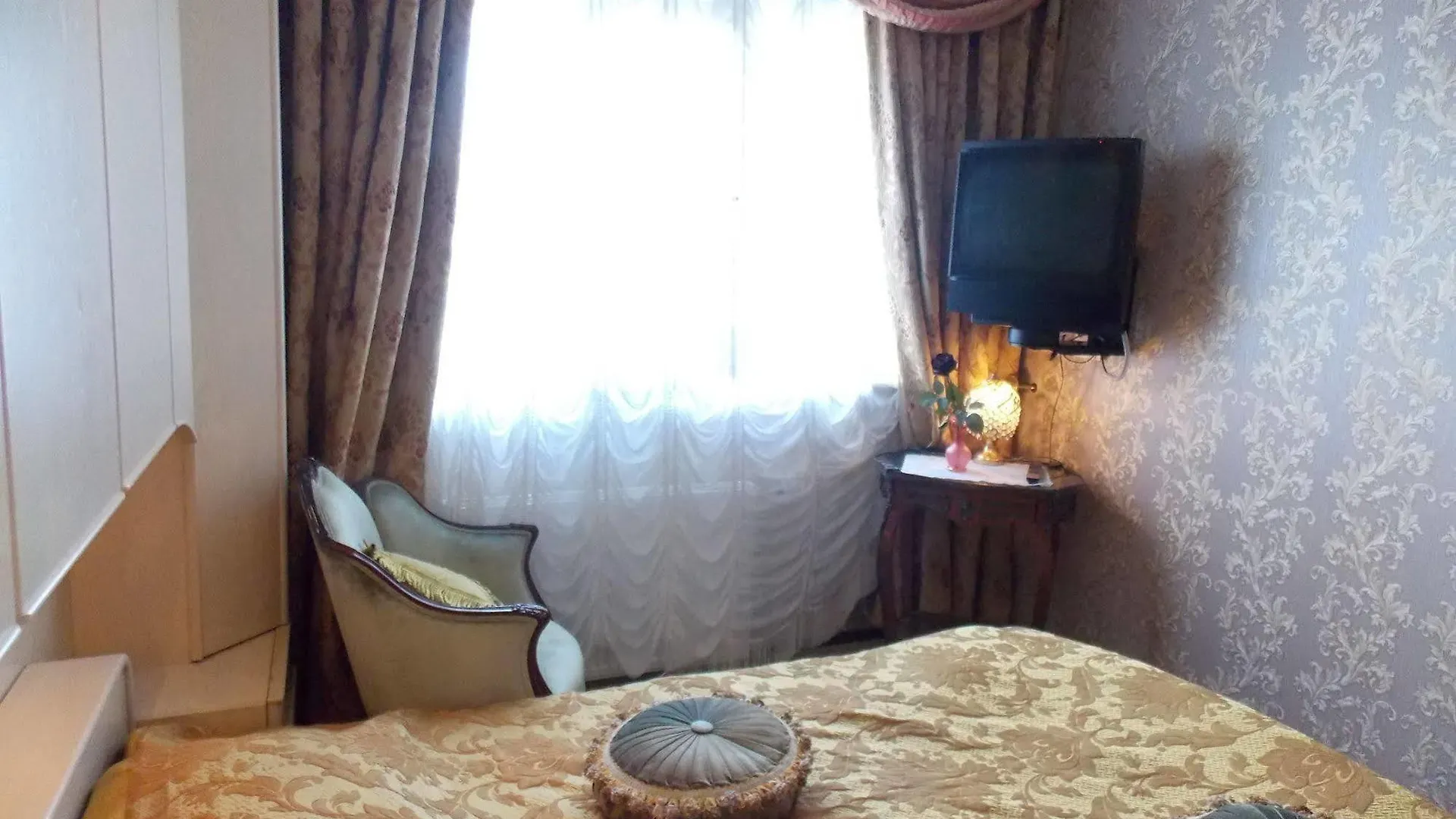 *** Bed & Breakfast Weena House Rotterdam Netherlands